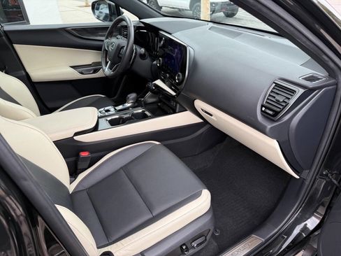Used 2024 Lexus NX 250 FWD image 27