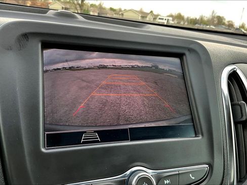 Used 2024 Chevrolet Equinox LT image 19