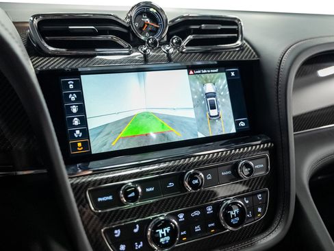Used 2022 Bentley Bentayga image 50