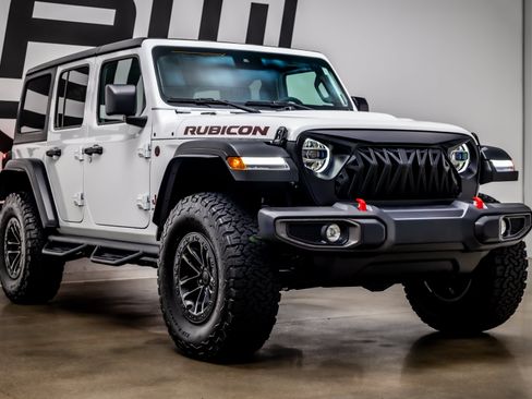Used 2025 Jeep Wrangler Unlimited Rubicon w/ XTREMEE 35" Tire Package AWD/4WD image 31