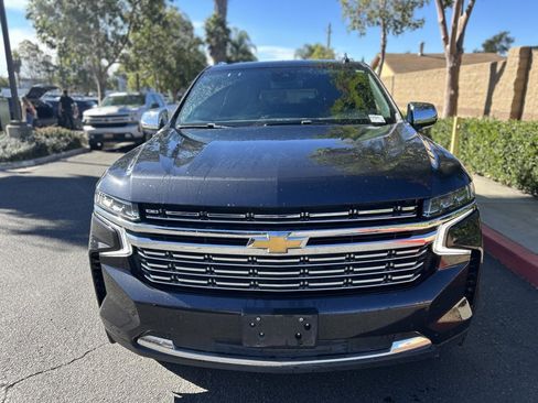 Used 2023 Chevrolet Suburban Premier image 3