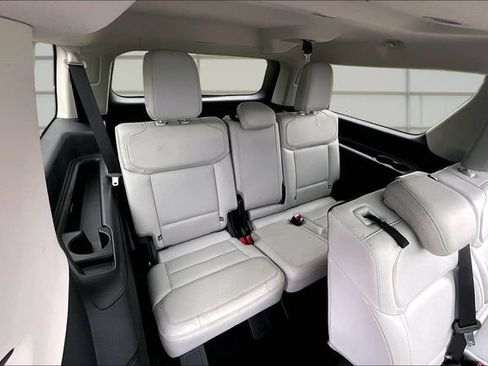 Used 2025 Ford Expedition Max Platinum AWD/4WD image 28