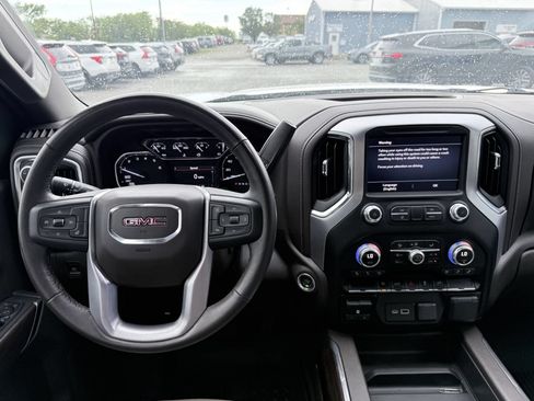 Used 2022 GMC Sierra 1500 SLT w/ SLT Premium Package AWD/4WD image 10