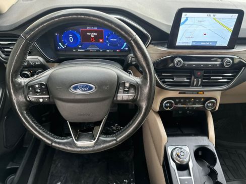 Used 2020 Ford Escape Titanium AWD/4WD image 14