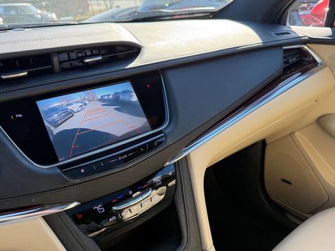 Used 2017 Cadillac XT5 Luxury w/ Driver Awareness Package image 20