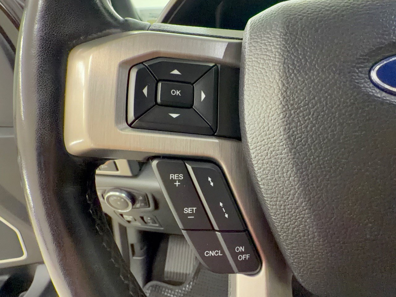 Used 2019 Ford F150 Platinum w/ Equipment Group 701A Luxury AWD/4WD image 18