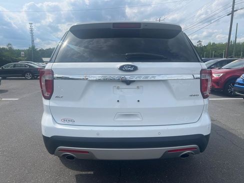 Used 2017 Ford Explorer XLT w/ Equipment Group 202A AWD/4WD image 5