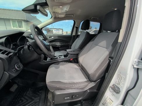 Used 2019 Ford Escape SE FWD image 4