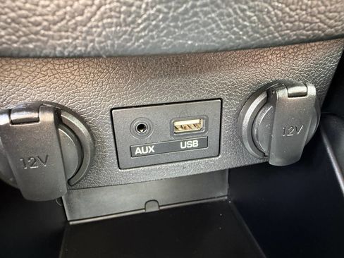 Used 2017 Hyundai Veloster FWD image 24