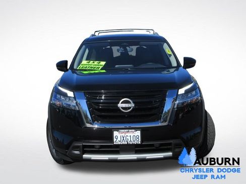 Used 2024 Nissan Pathfinder SL AWD/4WD image 25