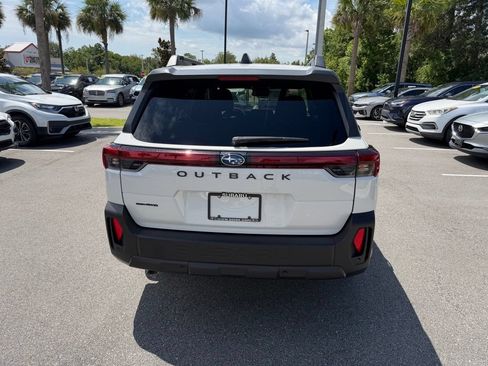 Used 2026 Subaru Outback Premium AWD/4WD image 4