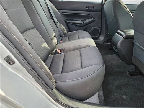 Used 2024 Nissan Altima 2.5 SV image 18