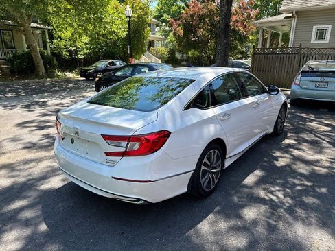 Used 2019 Honda Accord Touring image 4