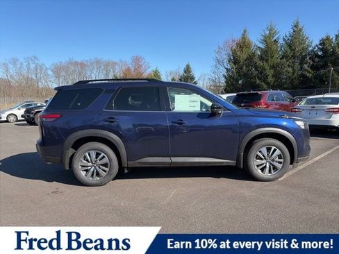 New 2026 Nissan Pathfinder SL image 8