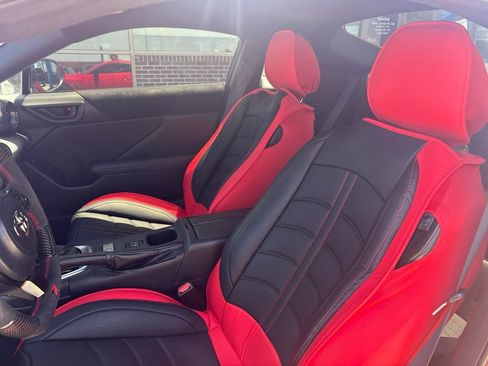 Used 2023 Toyota GR86 Premium w/ ALL Weather Mat Package (TMS) RWD image 11