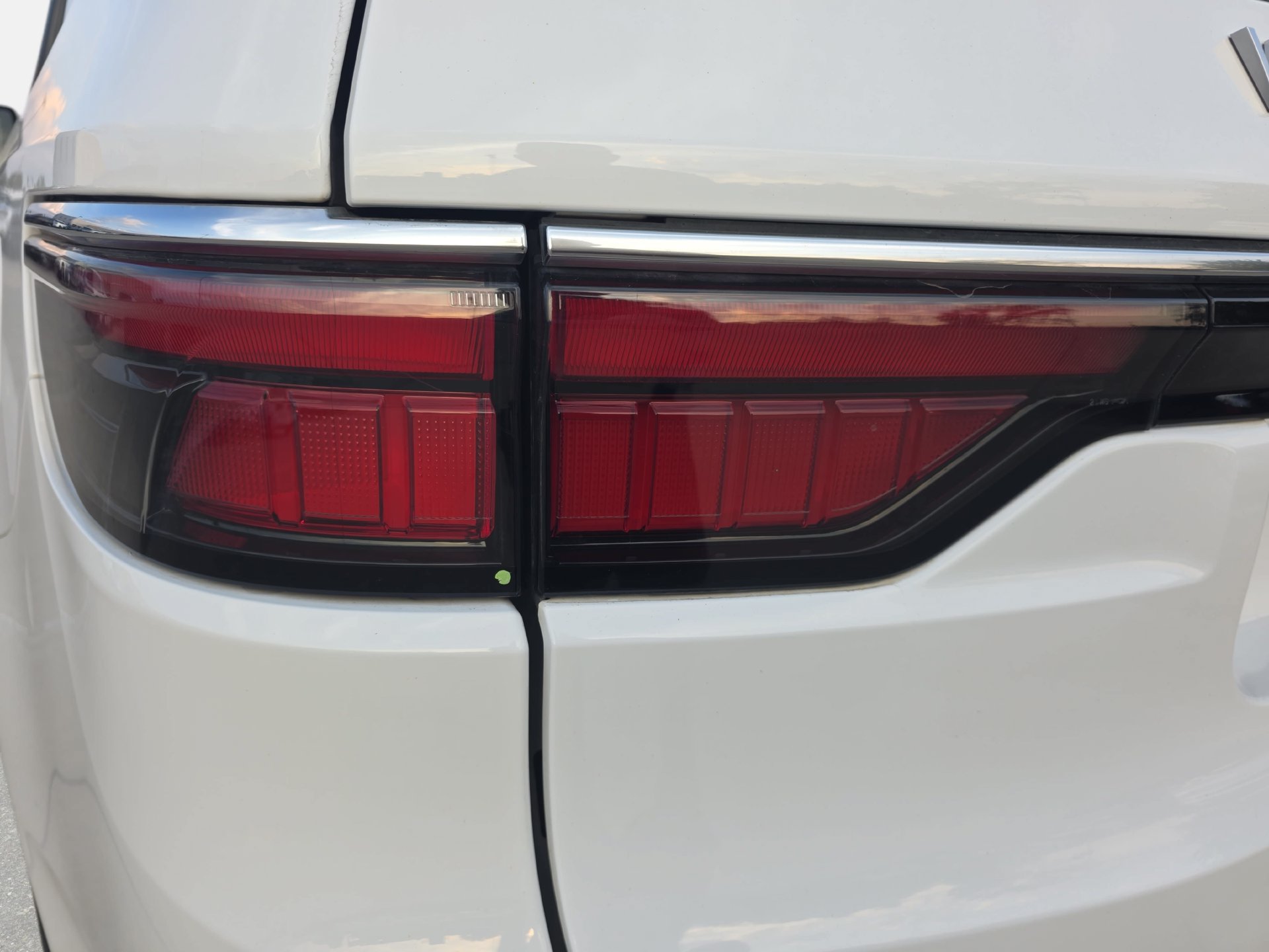 Used 2022 Jeep Wagoneer Series II AWD/4WD image 32