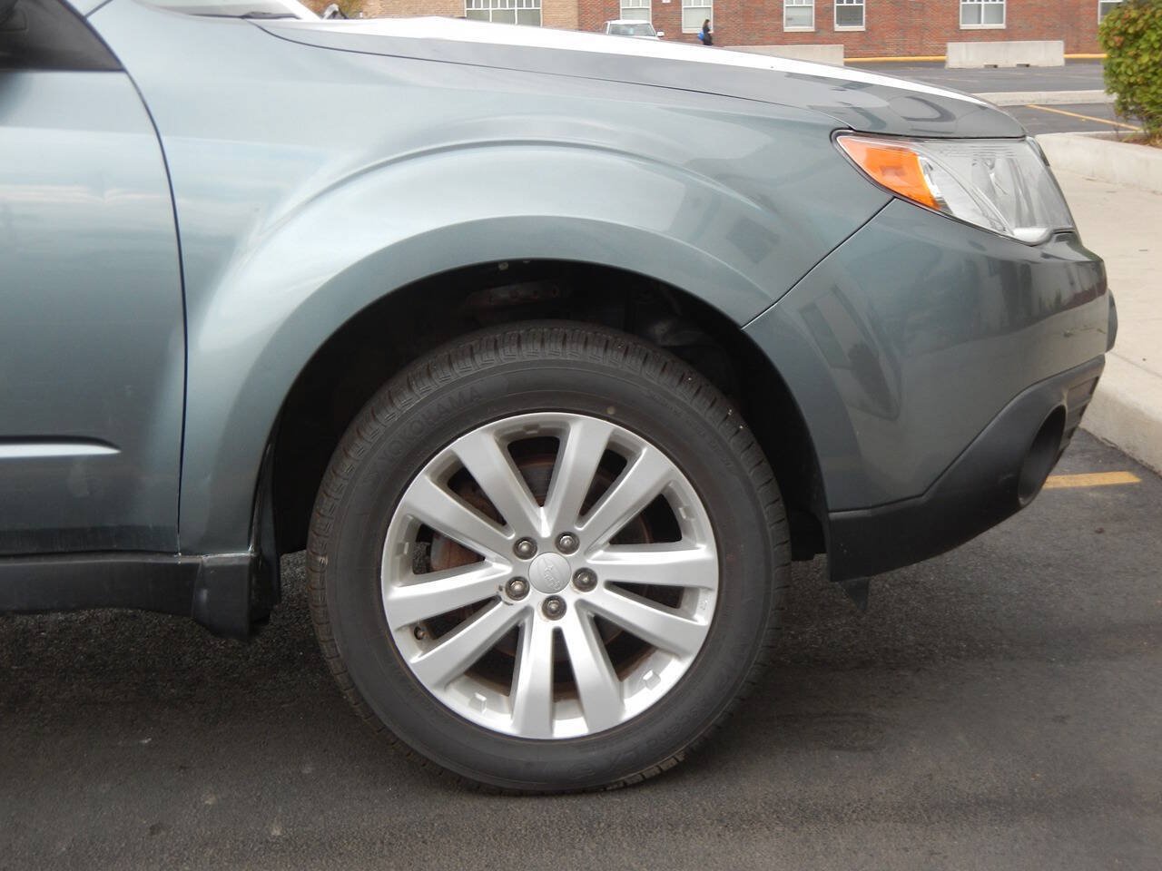 Used 2013 Subaru Forester 2.5X Premium w/ All-Weather Pkg AWD/4WD image 23