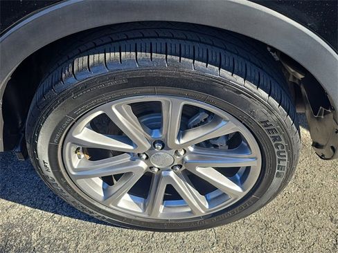 Used 2016 Ford Explorer Limited image 7