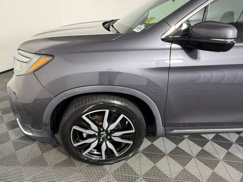 Used 2019 Honda Pilot Touring image 12