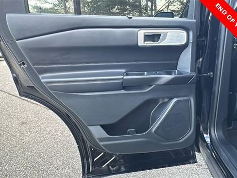 Certified 2020 Ford Explorer Platinum w/ Premium Technology Package image 20