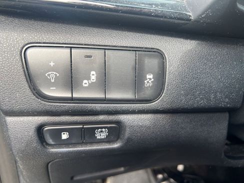 Used 2017 Kia Niro FWD image 26