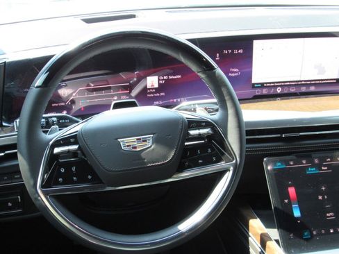 Used 2026 Cadillac Escalade Platinum Sport w/ LPO, ONYX Package AWD/4WD image 20