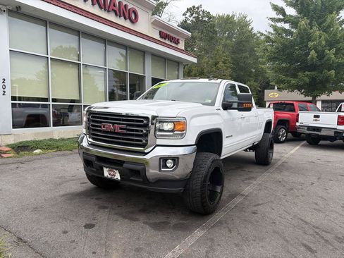 Used 2017 GMC Sierra 2500 SLE w/ HD SLE Preferred Plus Package AWD/4WD image 2
