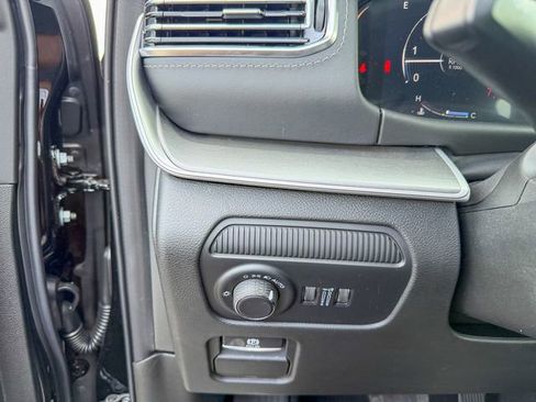 New 2026 Jeep Grand Wagoneer L Limited image 18