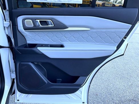 New 2026 Ford Explorer Platinum w/ LUX Leather Package AWD/4WD image 20