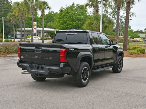 Certified 2025 Toyota Tacoma TRD Off-Road w/ TRD Off Road Upgrade Package AWD/4WD image 3