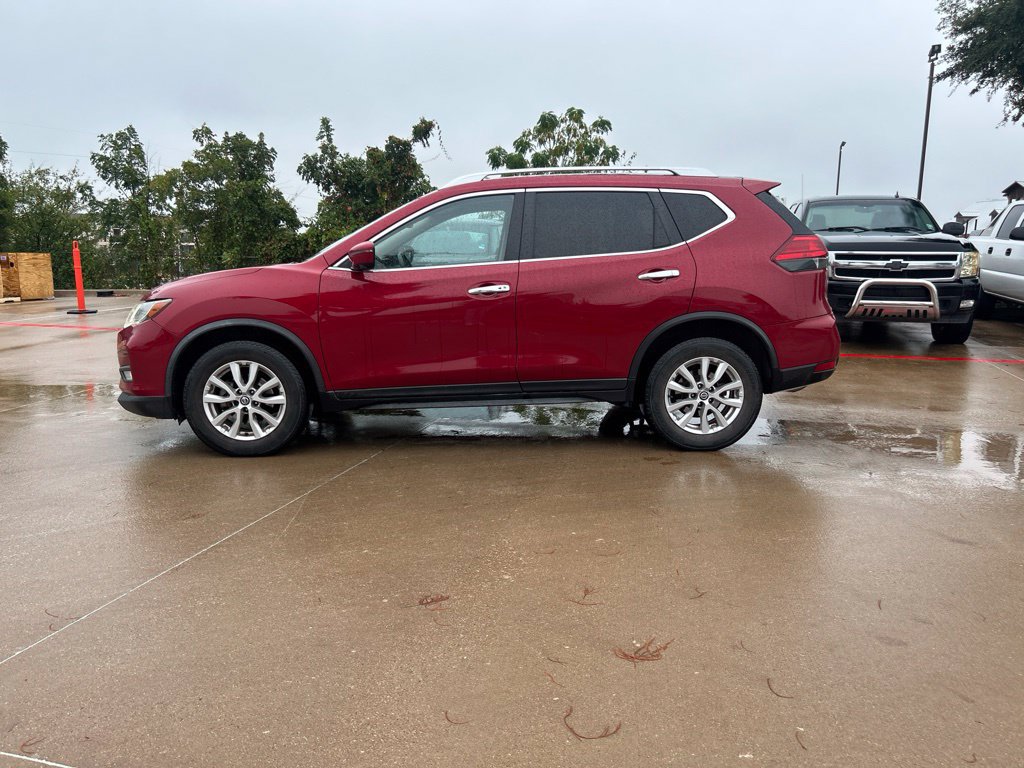 Used 2017 Nissan Rogue SV w/ SV Premium Package AWD/4WD image 2