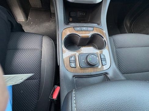 Used 2023 GMC Acadia SLE w/ Driver Convenience Package AWD/4WD image 14