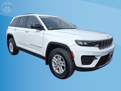 Used 2025 Jeep Grand Cherokee Laredo w/ MOPAR Finishing Package
