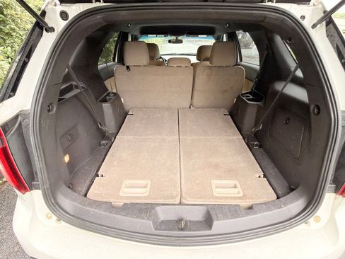 Used 2014 Ford Explorer XLT w/ Equipment Group 201A FWD image 28