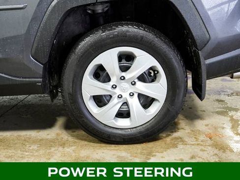 Used 2022 Toyota RAV4 LE image 6