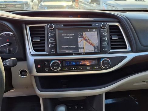 Used 2016 Toyota Highlander Limited image 18
