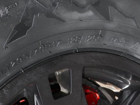 Used 2016 Toyota Tacoma TRD Off-Road w/ Towing Package image 43