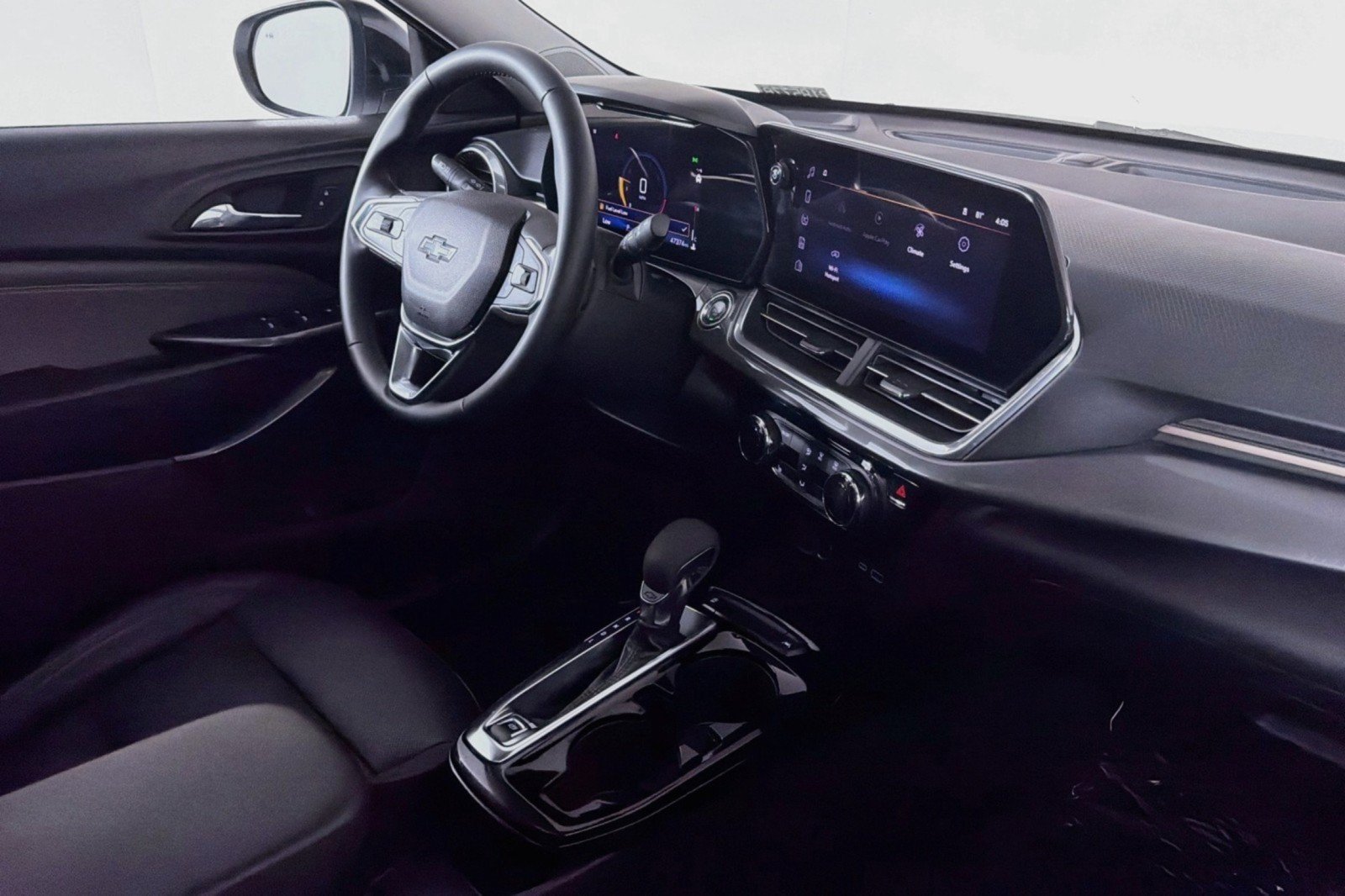 Used 2024 Chevrolet Trax ACTIV w/ Sunroof Package FWD image 17