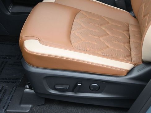 New 2026 Nissan Pathfinder Platinum image 18