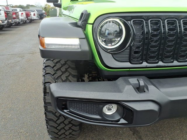 Certified 2025 Jeep Wrangler Sport AWD/4WD image 3
