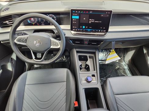 New 2026 Volkswagen Tiguan SE AWD/4WD image 16
