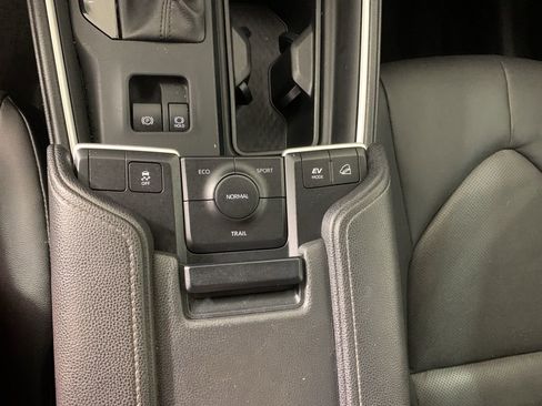 Used 2024 Toyota Grand Highlander XLE image 28