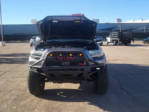 Used 2020 Toyota Tacoma TRD Sport AWD/4WD image 41