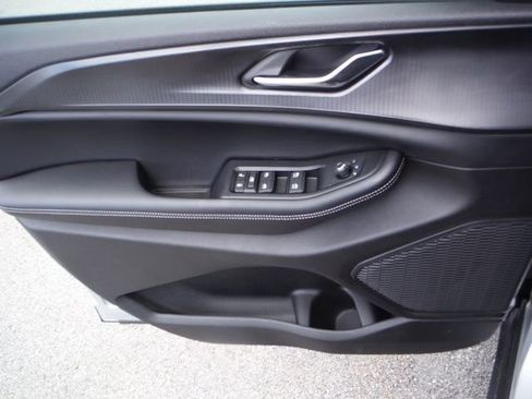 New 2025 Jeep Grand Cherokee L Altitude AWD/4WD image 12