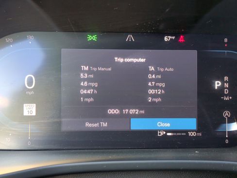 Used 2025 Volvo XC40 B5 Core image 16