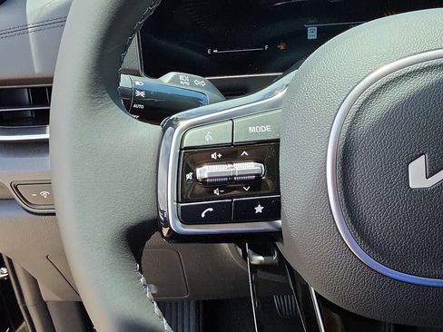 New 2026 Kia Carnival EX FWD image 31