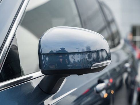 New 2026 Volvo XC90 B6 Plus w/ Protection Package Premier image 15