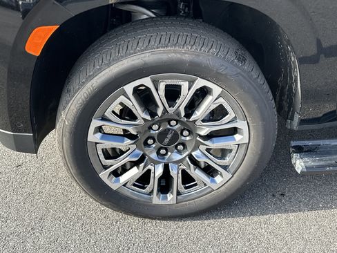 Certified 2024 GMC Yukon Denali Ultimate image 13