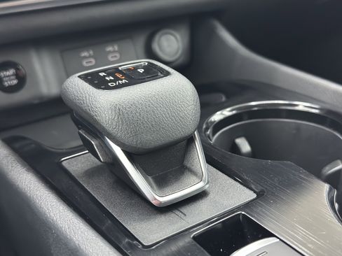 Used 2024 Nissan Rogue S image 35