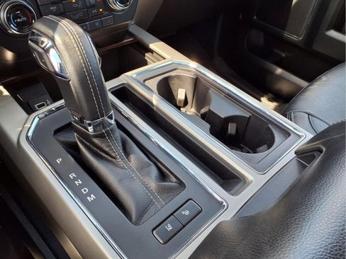 Used 2017 Ford F150 Lariat w/ Equipment Group 502A Luxury AWD/4WD image 17